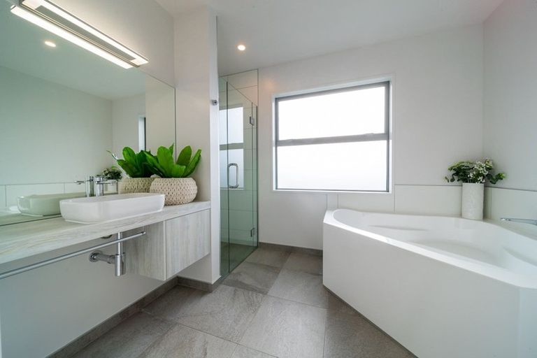 Photo of property in 8 The Heights Avenue, Wanaka, 9305