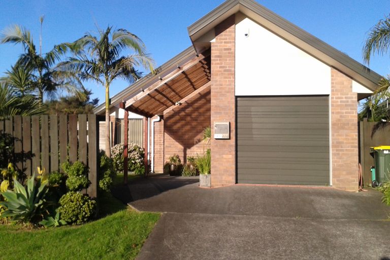 Photo of property in 143b Colwill Road, Massey, Auckland, 0614