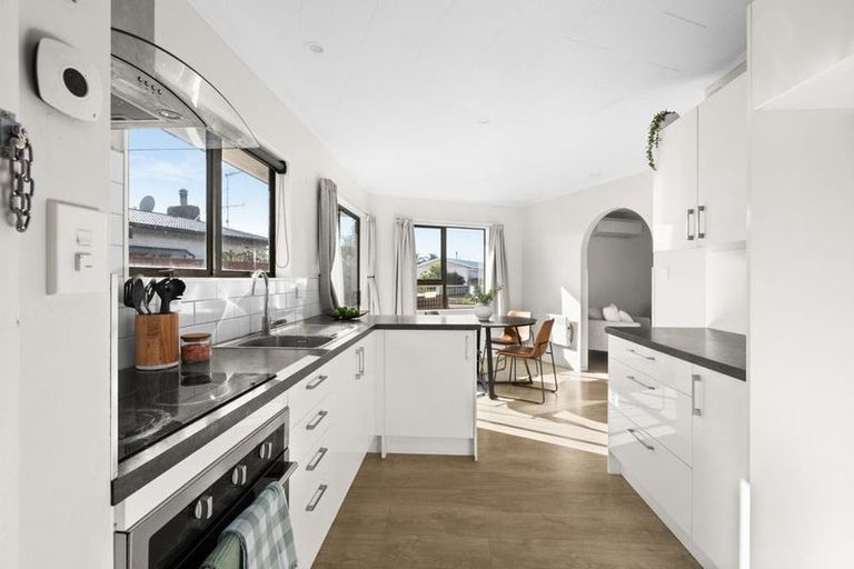 Photo of property in 27 Elliott Street, Taradale, Napier, 4112