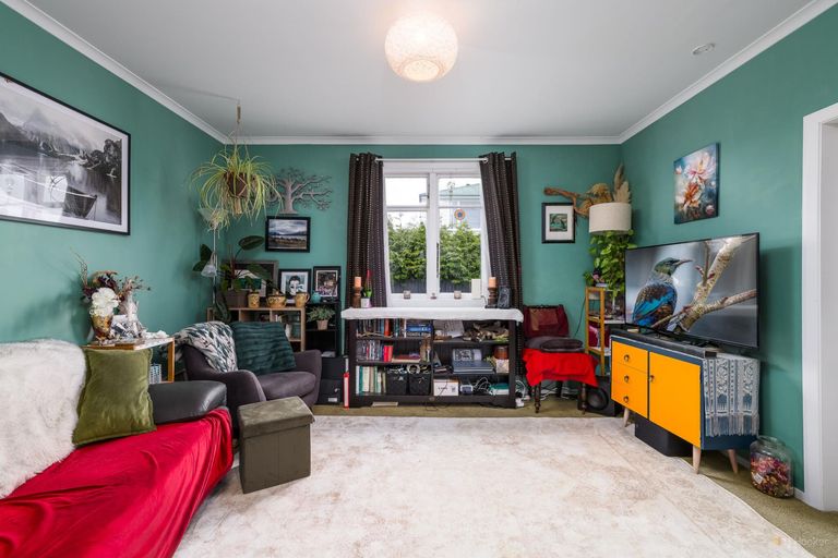 Photo of property in 35 Allan Street, Waimate, 7924