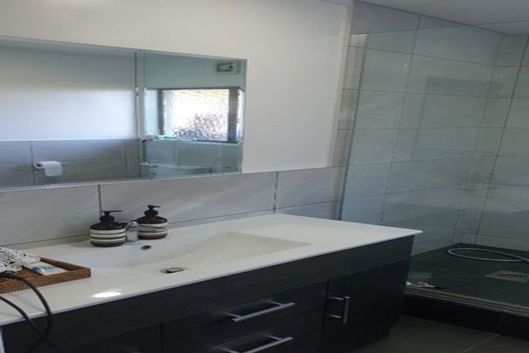 Photo of property in 95 Lonely Track Road, Fairview Heights, Auckland, 0632