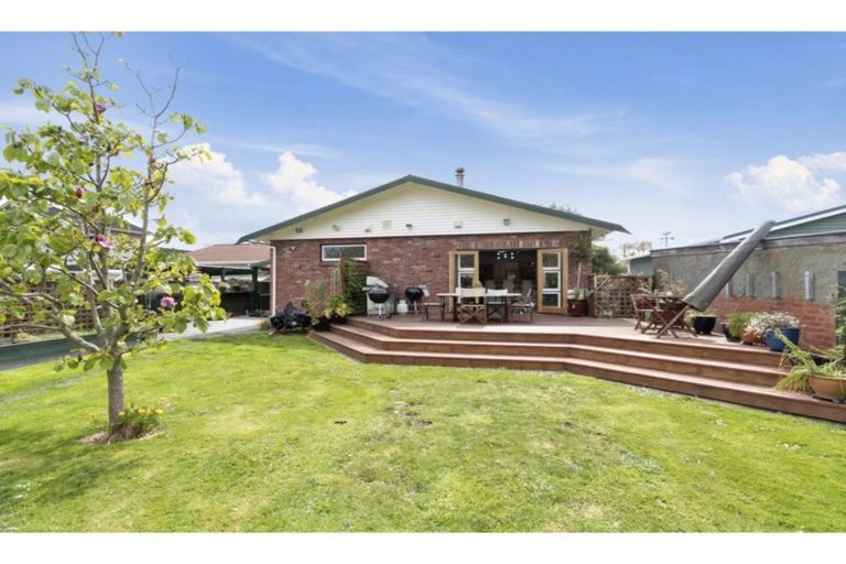 Photo of property in 22 Burnside Street, Waterloo, Lower Hutt, 5011