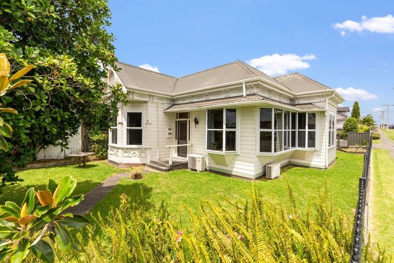 Photo of property in 300 Aberdeen Road, Gisborne, 4010