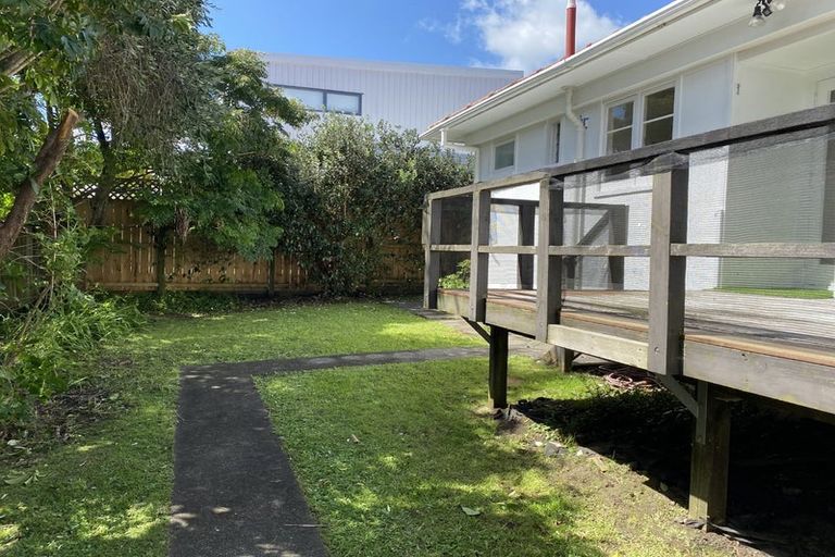 Photo of property in 28a Francis Street, Hauraki, Auckland, 0622