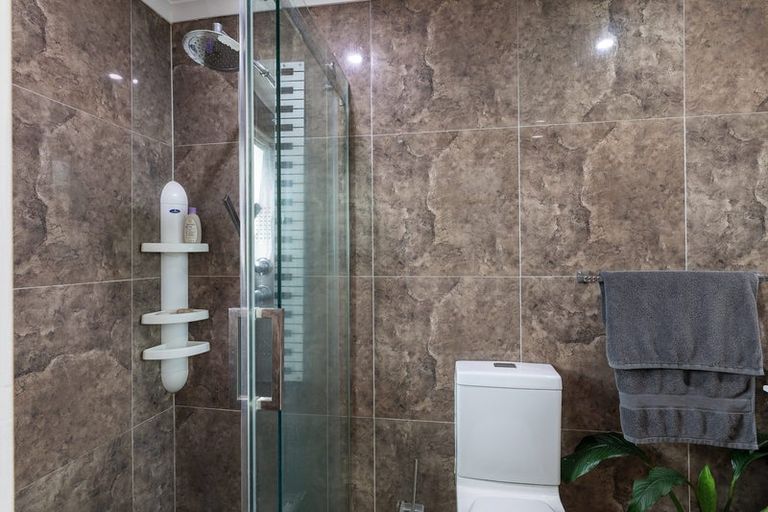 Photo of property in 61a Cobham Crescent, Kelston, Auckland, 0602