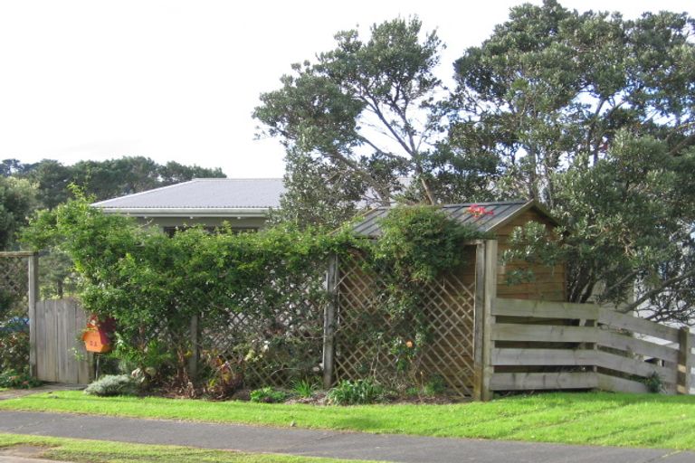 Photo of property in 22 Kahurangi Place, Snells Beach, 0920