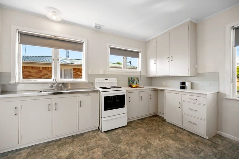 Photo of property in 15 Sheridan Street, Silverdale, Hamilton, 3216