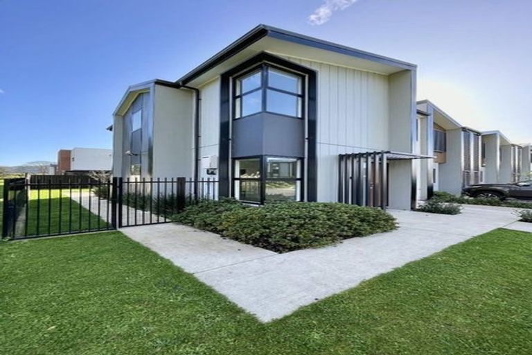 Photo of property in 1 Fitch Lane, Wallaceville, Upper Hutt, 5018