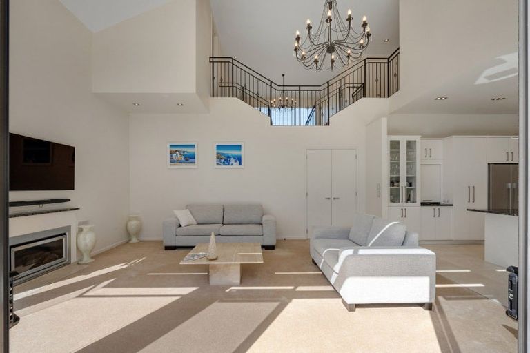 Photo of property in 39 Armstrong Farm Drive, East Tamaki Heights, Auckland, 2016