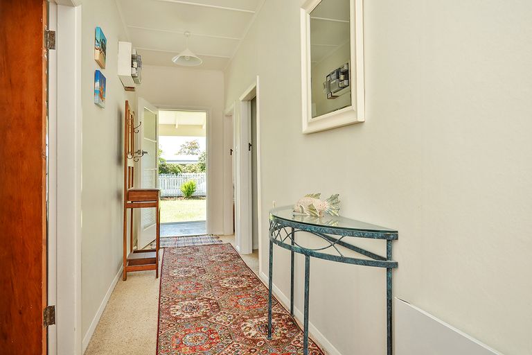 Photo of property in 4 Naples Street, Martinborough, 5711