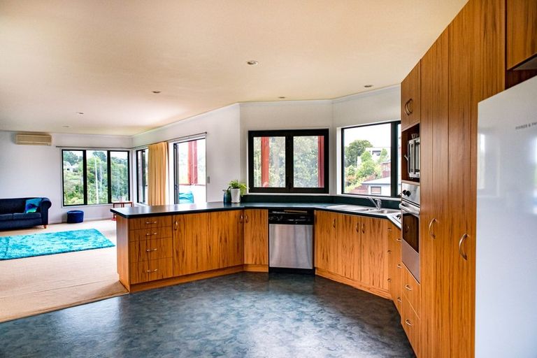 Photo of property in 8 Ruapehu Drive, Fitzherbert, Palmerston North, 4410