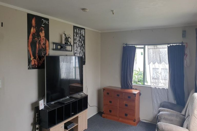 Photo of property in 70 Chichester Drive, Rosehill, Papakura, 2113