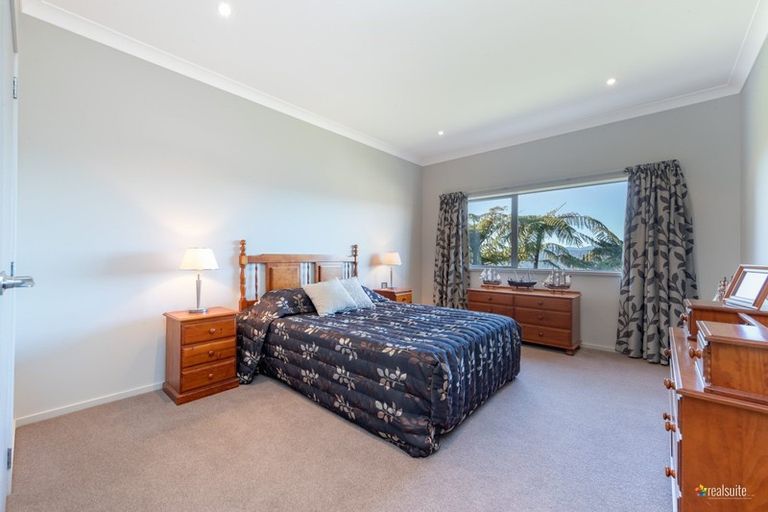 Photo of property in 34 Arahiwi Grove, Tirohanga, Lower Hutt, 5010