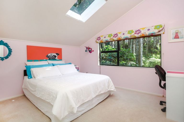 Photo of property in 89a Woodlands Park Road, Titirangi, Auckland, 0604