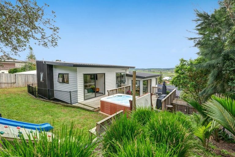 Photo of property in 35a St James Avenue, Helensville, 0800