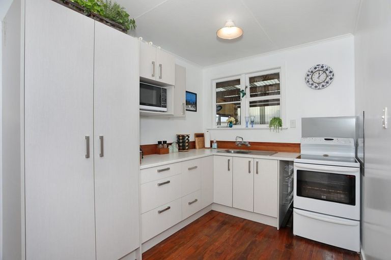 Photo of property in 18 Ngareta Street, Marton, 4710