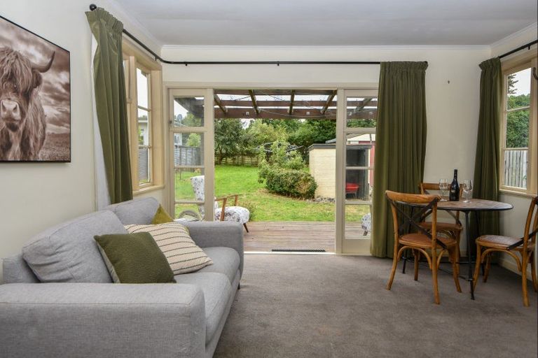 Photo of property in 2 Kent Street, Carterton, 5713