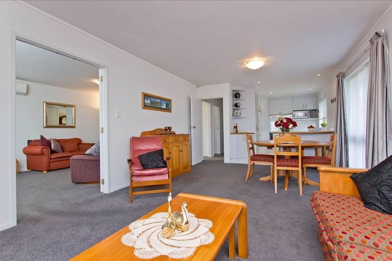 Photo of property in 71 Sandspit Road, Shelly Park, Auckland, 2014