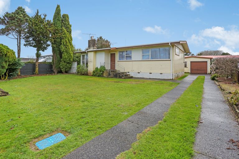 Photo of property in 82 Marne Road, Papakura, 2110
