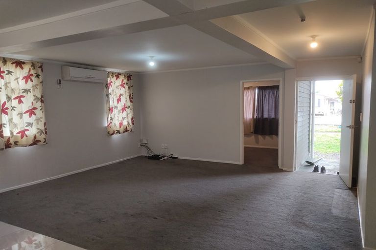 Photo of property in 2 Marr Road, Manurewa, Auckland, 2102
