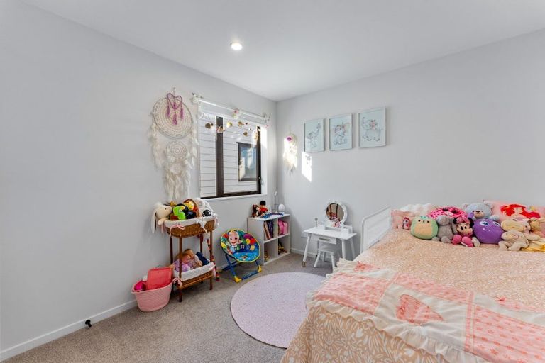 Photo of property in 20a Makomako Drive, Orewa, 0931