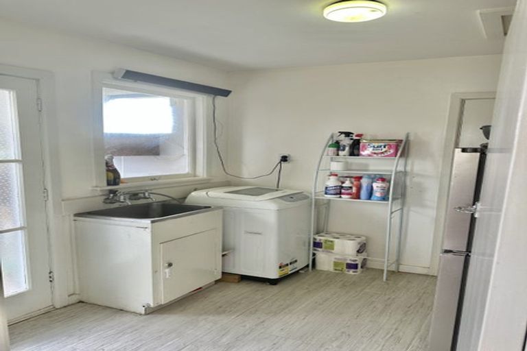 Photo of property in 7 Glenora Place, Hornby, Christchurch, 8042