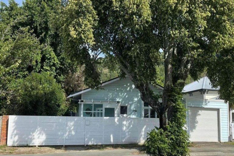Photo of property in 7 Waimea Road, Nelson South, Nelson, 7010