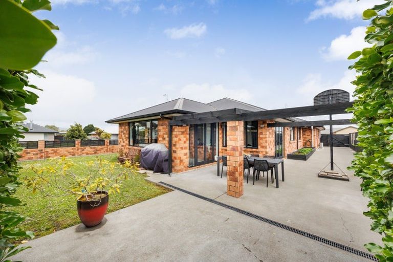 Photo of property in 22 Pegasus Place, Kelvin Grove, Palmerston North, 4414