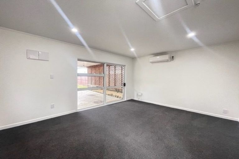 Photo of property in 77 Riverpark Crescent, Henderson, Auckland, 0610