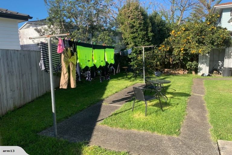 Photo of property in 1/34 Darren Crescent, Half Moon Bay, Auckland, 2012