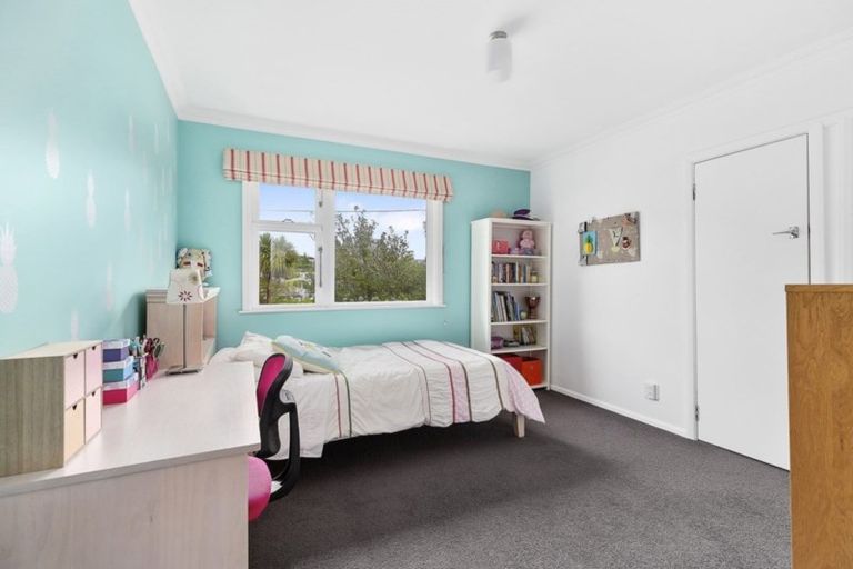 Photo of property in 23 West Road, Northland, Wellington, 6012