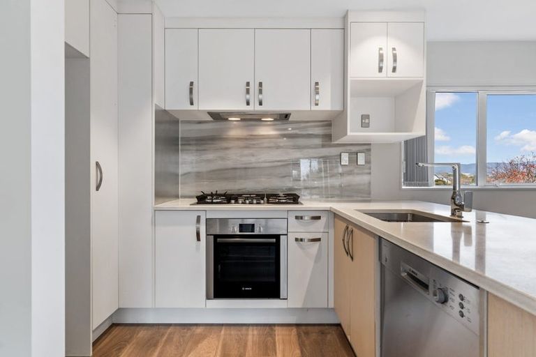 Photo of property in 73 Bordeaux Parade, Te Atatu South, Auckland, 0610