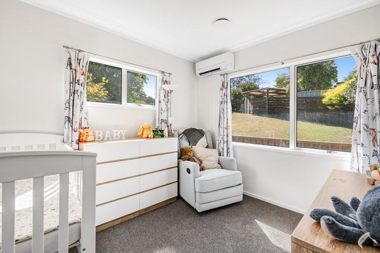 Photo of property in 8 Teviot Place, Totara Vale, Auckland, 0629