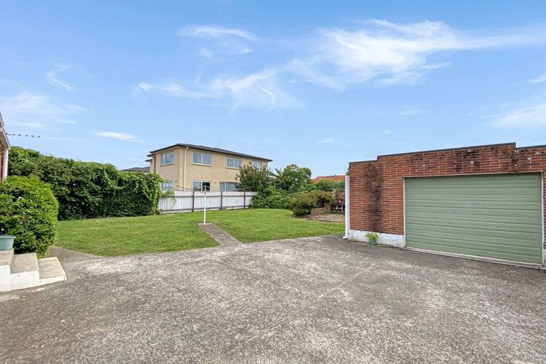 Photo of property in 24 Buckingham Crescent, Manukau, Auckland, 2025
