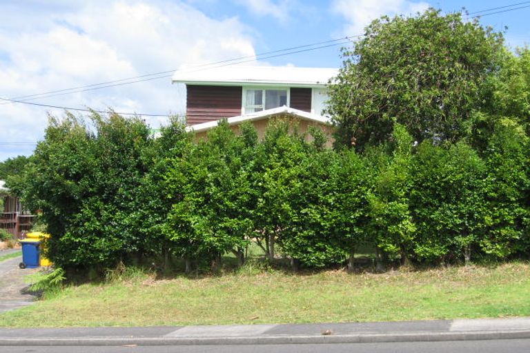 Photo of property in 83 Target Road, Totara Vale, Auckland, 0629