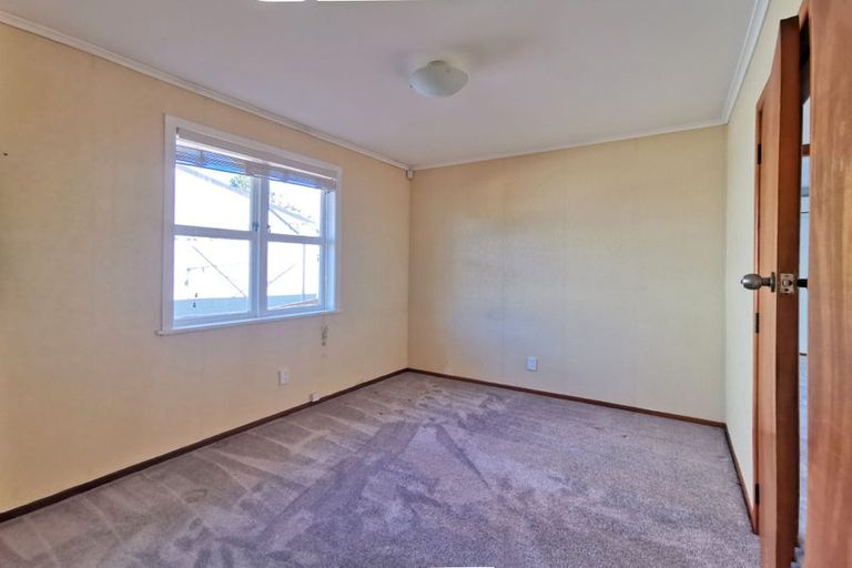 Photo of property in 123 Edgewater Drive, Pakuranga, Auckland, 2010