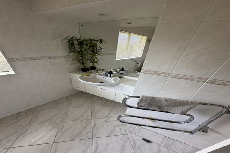 Photo of property in 6 Nathan Close, Somerville, Auckland, 2014