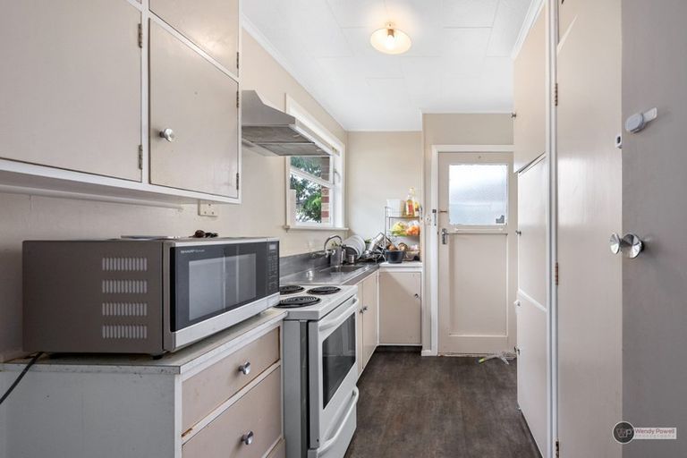 Photo of property in 2/11 Sutherland Avenue, Silverstream, Upper Hutt, 5019