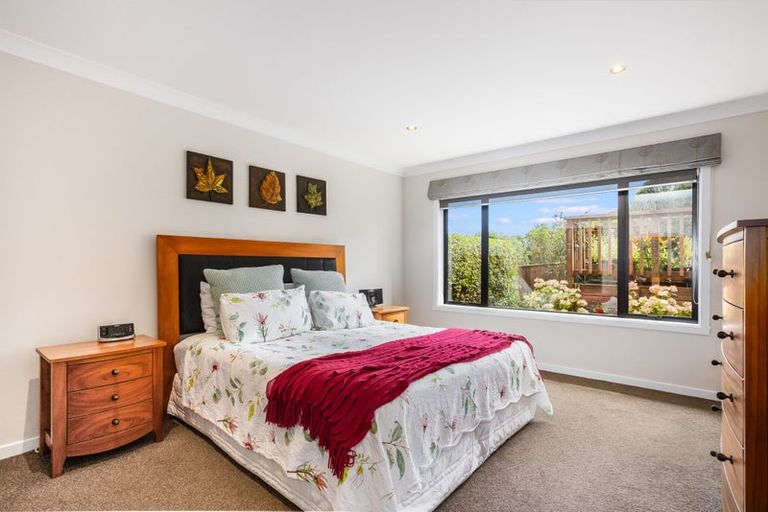 Photo of property in 14a Kaimai Place, Aotea, Porirua, 5024