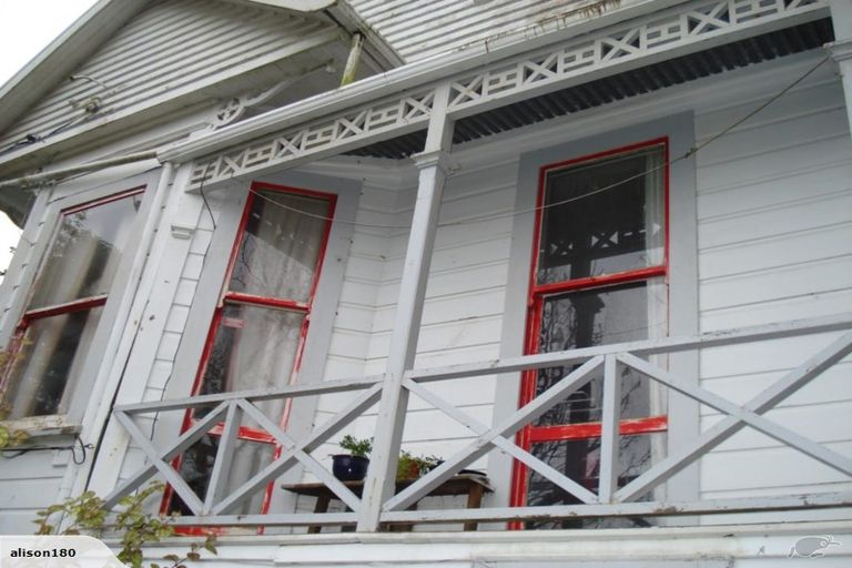 Photo of property in 13 Mortimer Terrace, Aro Valley, Wellington, 6021