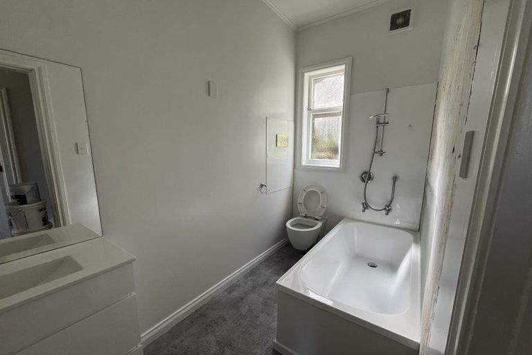 Photo of property in 8 Doctors Common, Mount Victoria, Wellington, 6011