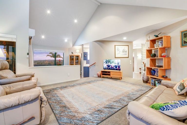 Photo of property in 12 Ascot Way, Orewa, 0931