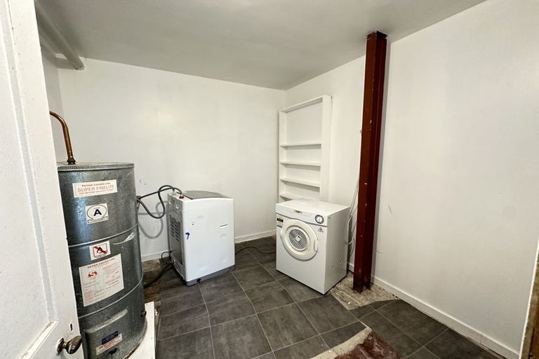 Photo of property in 34 Grove Road, Kelburn, Wellington, 6012