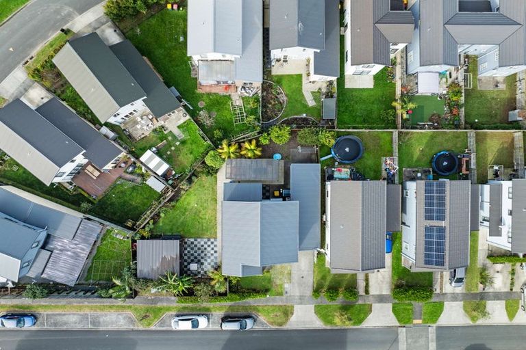 Photo of property in 25 Hitori Street, Weymouth, Auckland, 2103