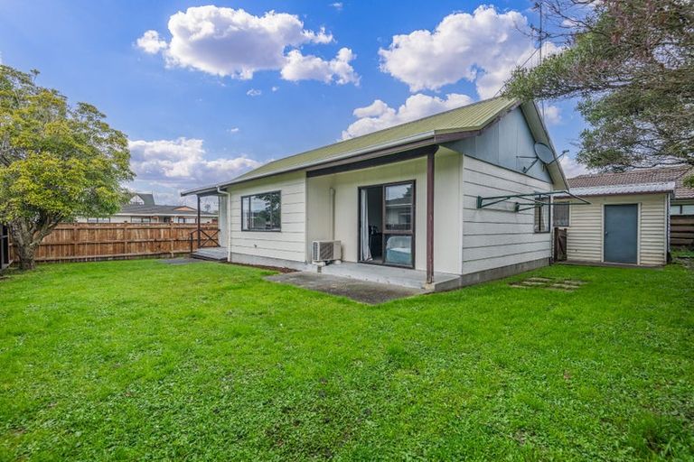 Photo of property in 59 Raglan Avenue, Cloverlea, Palmerston North, 4412