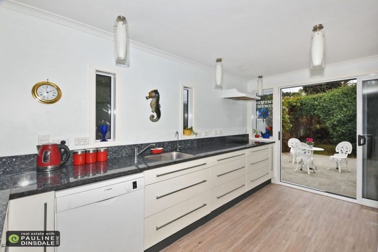 Photo of property in 10 Waikaraka Beach Road, Tamaterau, Whangarei, 0174
