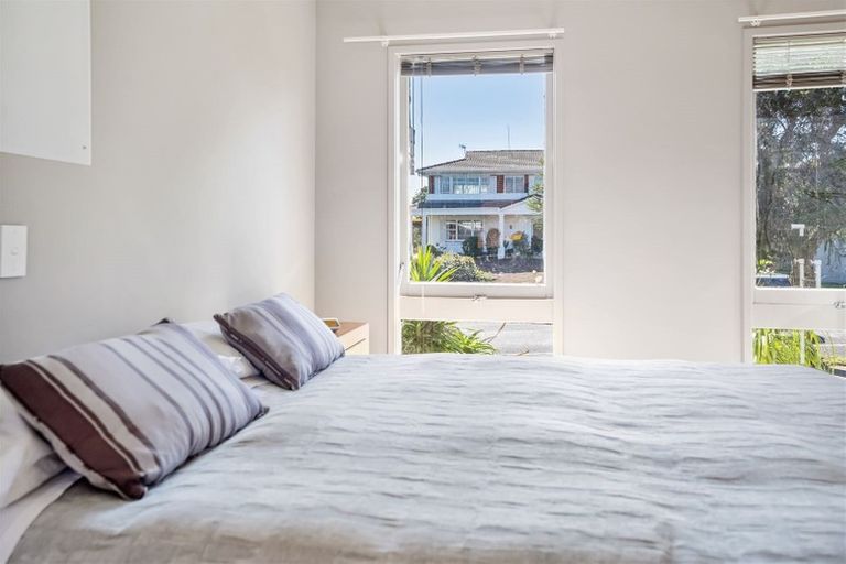 Photo of property in 25 Clovelly Road, Bucklands Beach, Auckland, 2012