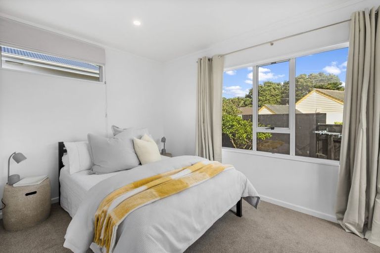 Photo of property in 4 Ashleigh Crescent, Miramar, Wellington, 6022