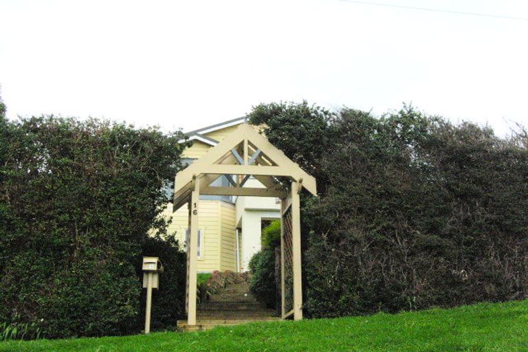 Photo of property in 16 Wharfdale Street, Macandrew Bay, Dunedin, 9014