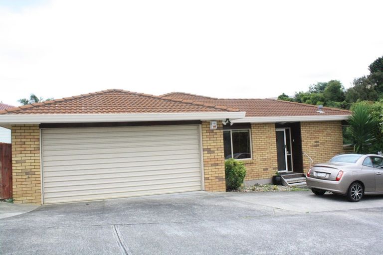 Photo of property in 2/24 Bernie Edwards Place, Botany Downs, Auckland, 2010